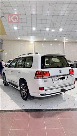 تويوتا لاندكروزر